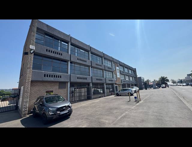 3,720M² WAREHOUSE TO LET IN WYNBERG